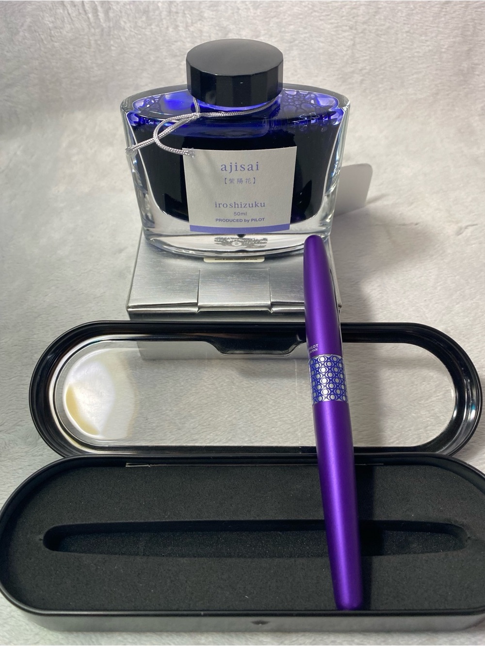 Pilot Iroshizuku Fountain Pen And Ink Set Ajisai Blue Purple 50ml (69211) - Picture 4 of 11